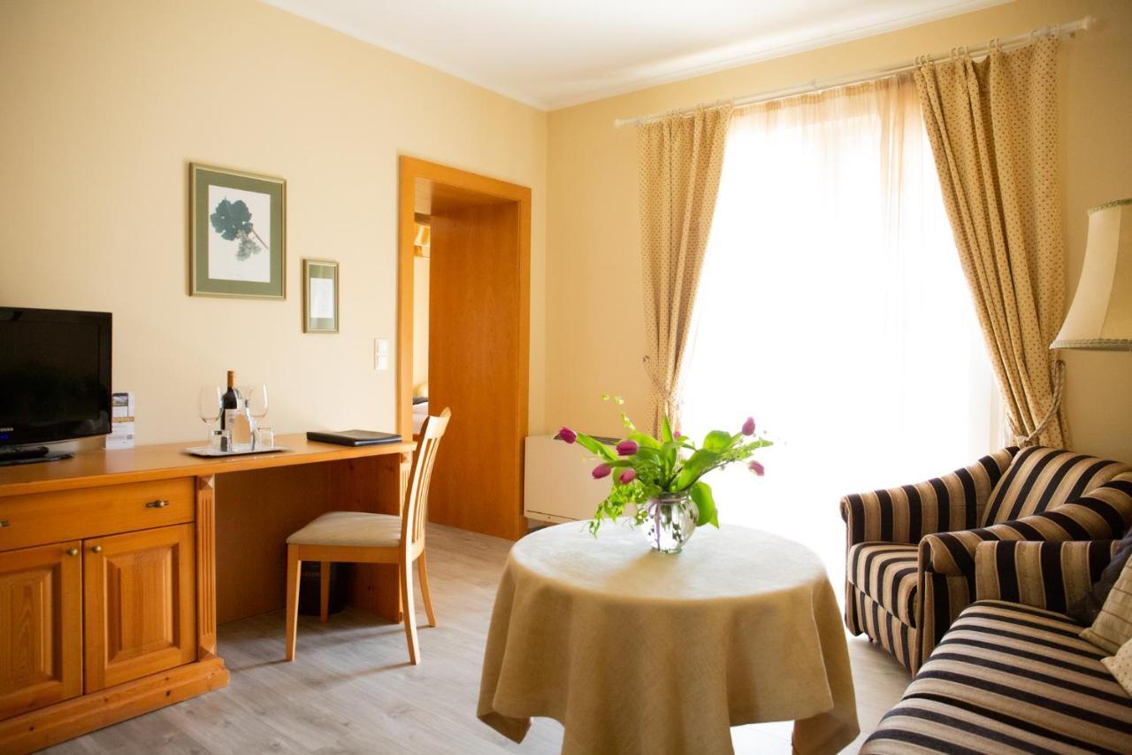 Birkenhof Gols - B & B - Wohlfuehl Hotel Mit Wochenend-Restaurant Экстерьер фото